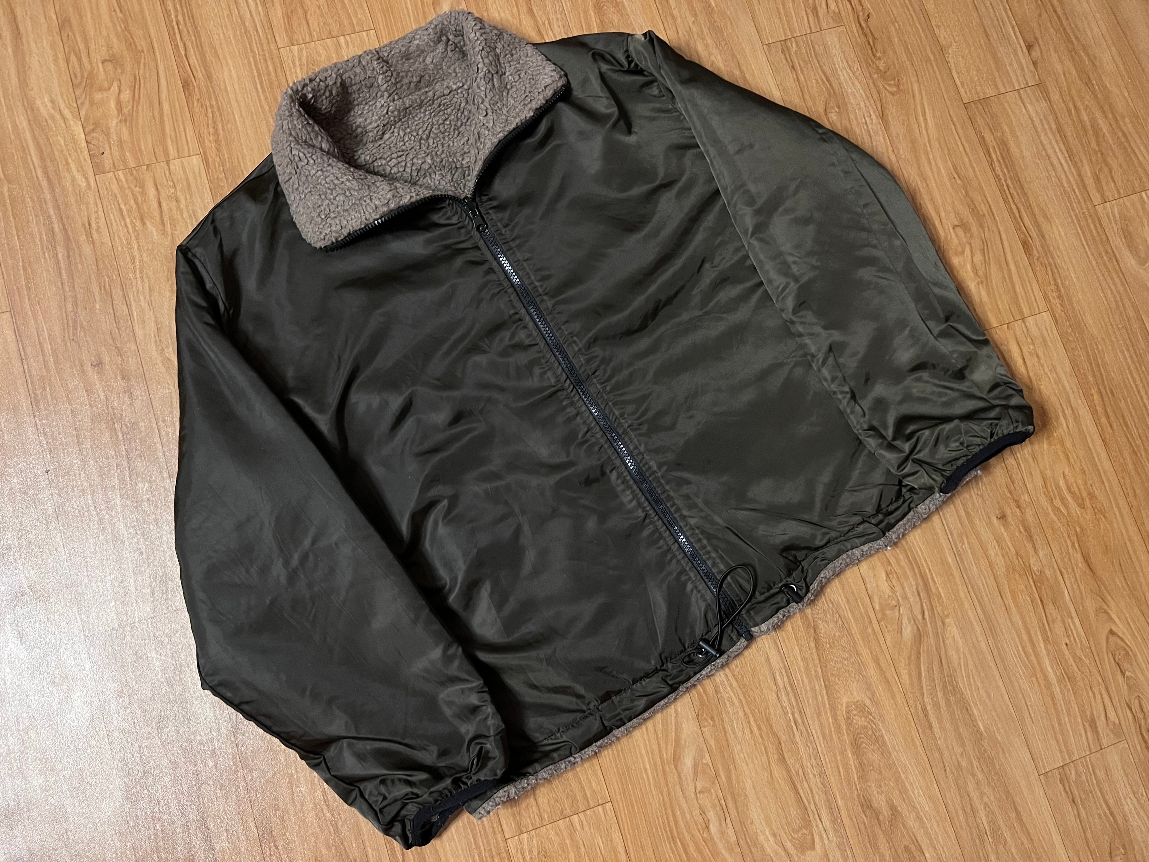 REVERSIBLE JACKET