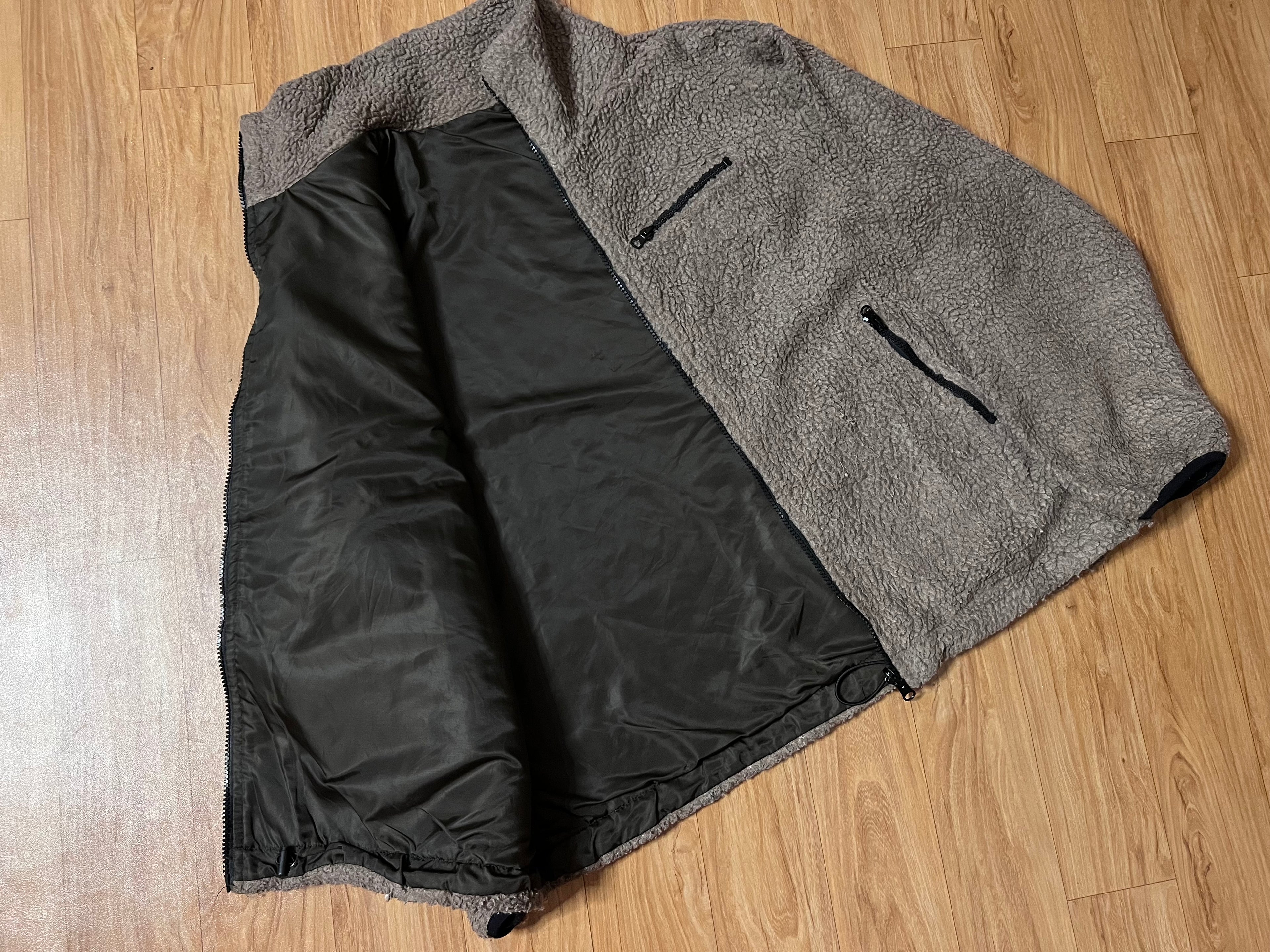 REVERSIBLE JACKET