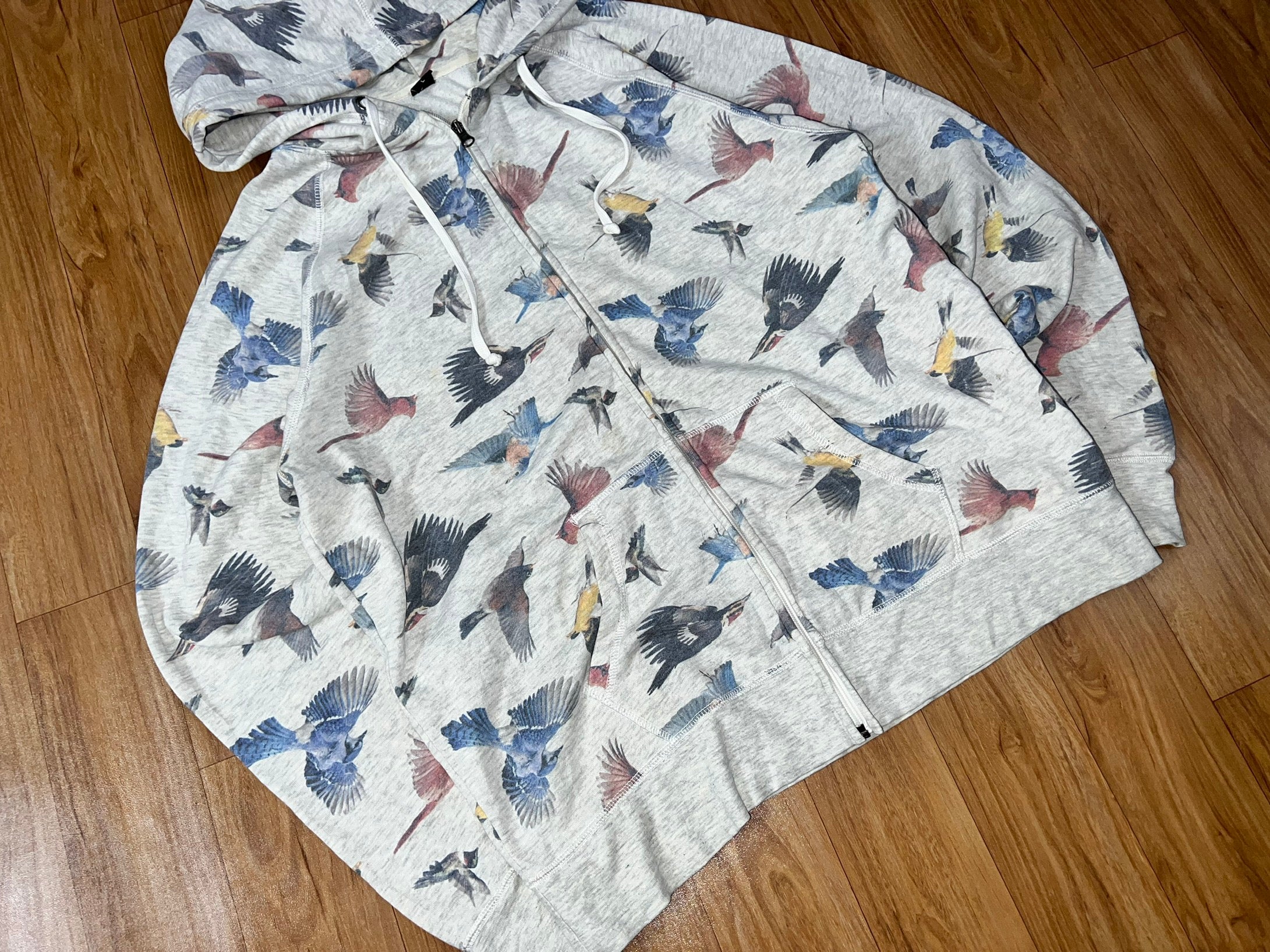 BIRDS SWEATSHIRT