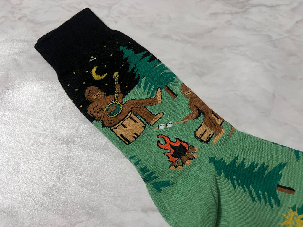 MONKEY CHILLING SOCKS